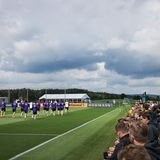 Immer auf Trab: Am Dienstag absolviert die Mannschaft die erste Trainingseinheit vor Zuschauern.