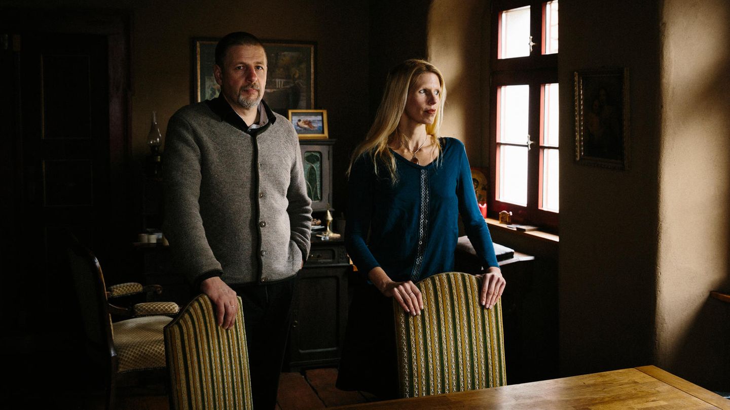 Salonfaschisten, wie gemalt: Der rechtsextreme Verleger Götz Kubitschek und seine Frau, die Publizistin Ellen Kositza, wollen in der klassischen Literatur mitmischen. Neurechte Propagandisten: Götz Kubitschek und Ellen Kositza in der Literatur
