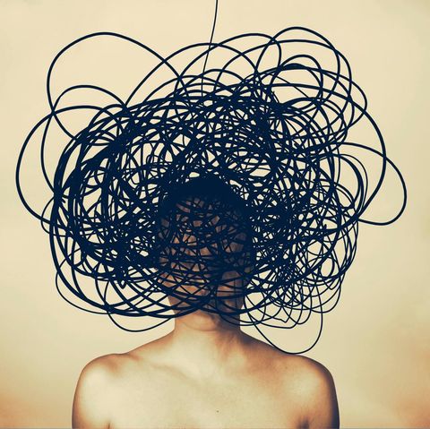 Eine Illustration mit wilden Kabeln über einem Kopf