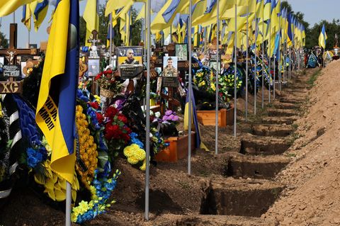 Ein Friedhof in der Ukraine: hier liegen viele Wehrpflichtige begraben