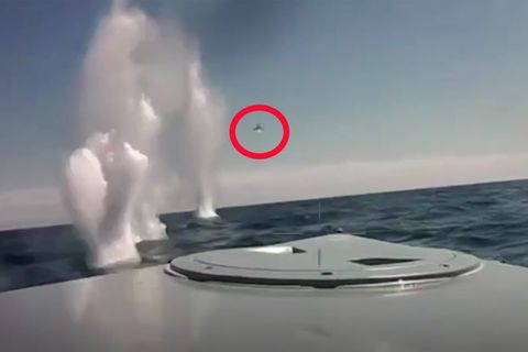 Krim: Russische Schiffe zerstört – ukrainische Kamikaze-Drohne filmt Angriffsfahrt
