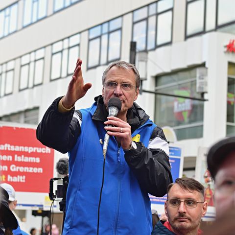 Der islamfeindliche Aktivist Michael Stürzenberger bei einer Kundgebung in Frankfurt am Main
