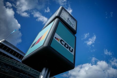 Cyber-Angriff: Das CDU-Logo ist vor dem Konrad-Adenauer-Haus in Berlin zu sehen