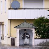 Auch die Heiligen können der Katastrophe nur zusehen.