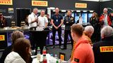Im Zelt von Pirelli erklärt Henry Maske, wie er sich auf den Sieg vorbereitet hatte und wie so ein Ziel zu erreichen ist.