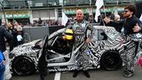 Max Kruse Racing mit starkem Styling für Fahrer und Fahrzeug: Klasse AT3 VW Golf 7 GTI TCR DSG. Hier zeigt sich der Fahrer Matthias Wasel aus Köln in der Startaufstellung