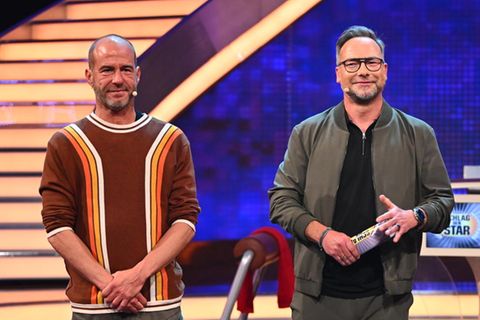 "Schlag den Star"-Kandidat Mehmet Scholl (links) musste am Sonntag nach kurzer Zeit ausgewechselt werden