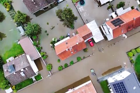 Luftaufnahmen zeigen dramatische Flutsituation in Bayern