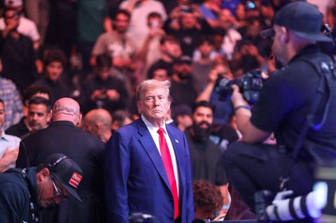Am vergangenen Wochenende war Donald Trump bei einem "Mixed Martial Arts"-Kampf in New Jersey zu Gast und im Zentrum der Aufmerksamkeit. Dort zumindest bekam er viel Applaus.