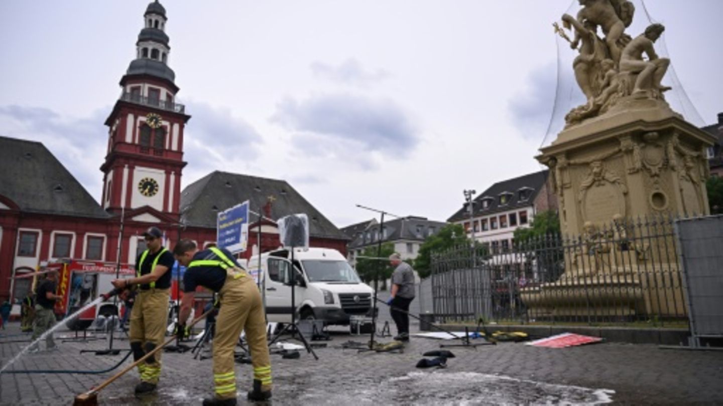 Tod Von Polizist Nach Messerangriff: Mannheimer Polizei Beklagt "Hass ...