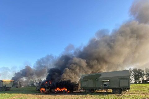 Charkiw-Front: ein S-300-System brennt nach einem Treffer aus