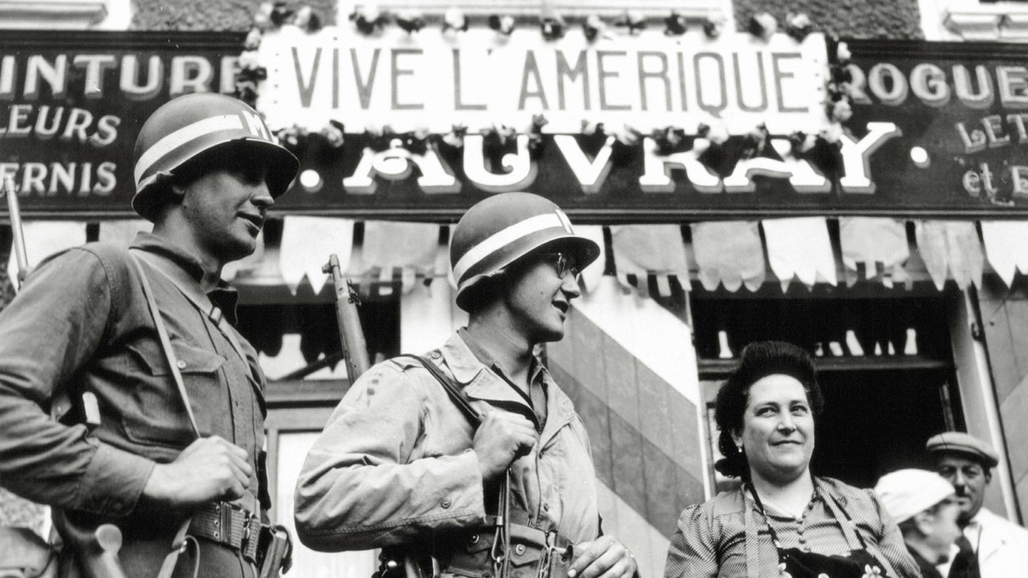 D-Day in Frankreich: "Lang lebe Amerika" heißt es auf diesem Transparent im Juni 1944