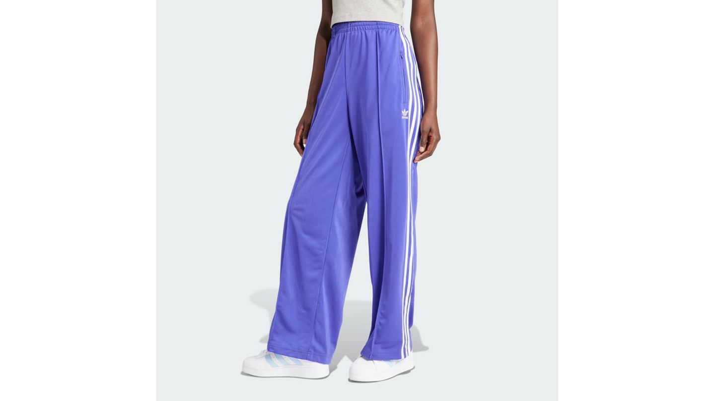 2024 brach Nike mit einem Tabu: Der Sportartikelhersteller brachte fünf Jogginghosen mit drei Streifen auf den Markt, die an das Design von Konkurrenten Adidas erinnerten. Die Wettbewerber trafen sich am Ende vor dem Oberlandesgericht Düsseldorf