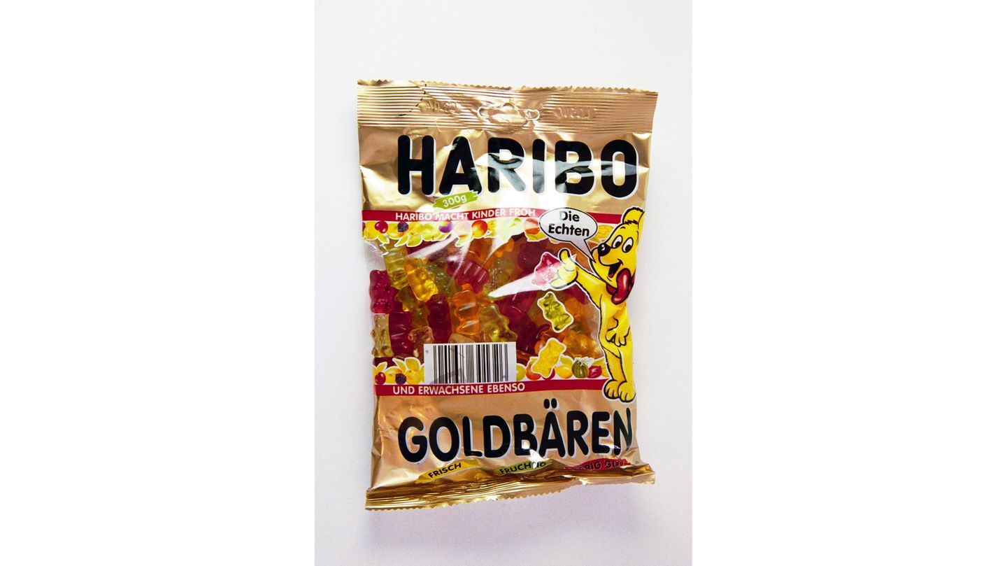 Beide sind von goldener Farbe, knuffiger Gestalt und süß im Geschmack, doch grün sind sich die Gummibärchen von Haribo und die Schokoladen-Bären von Lindt nicht. 2015 war Haribo der Meinung, dass der physische Lindt-Teddy die Rechte an der Wortmarke "Goldbär" verletzt – und zog vor Gericht