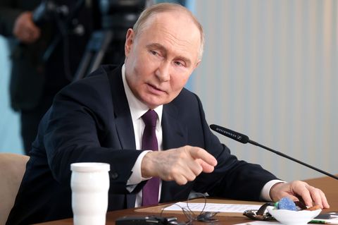 Russlands Präsident Wladimir Putin am Rande des Internationalen Wirtschaftsforums in St. Petersburg
