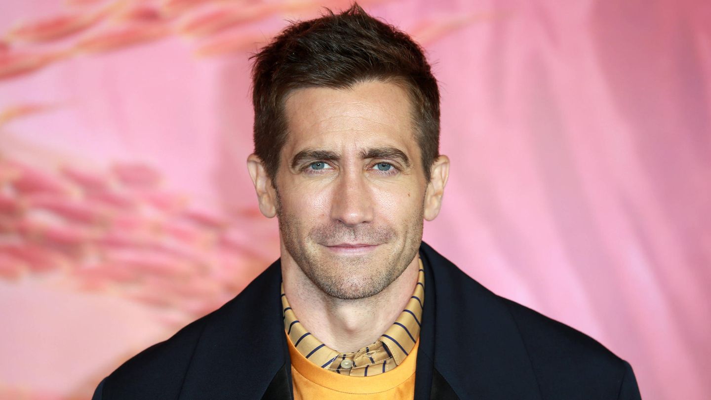 Jake Gyllenhaal explains how being blind helped his career