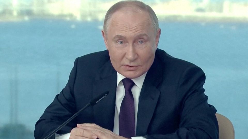 Putin - Figure 1