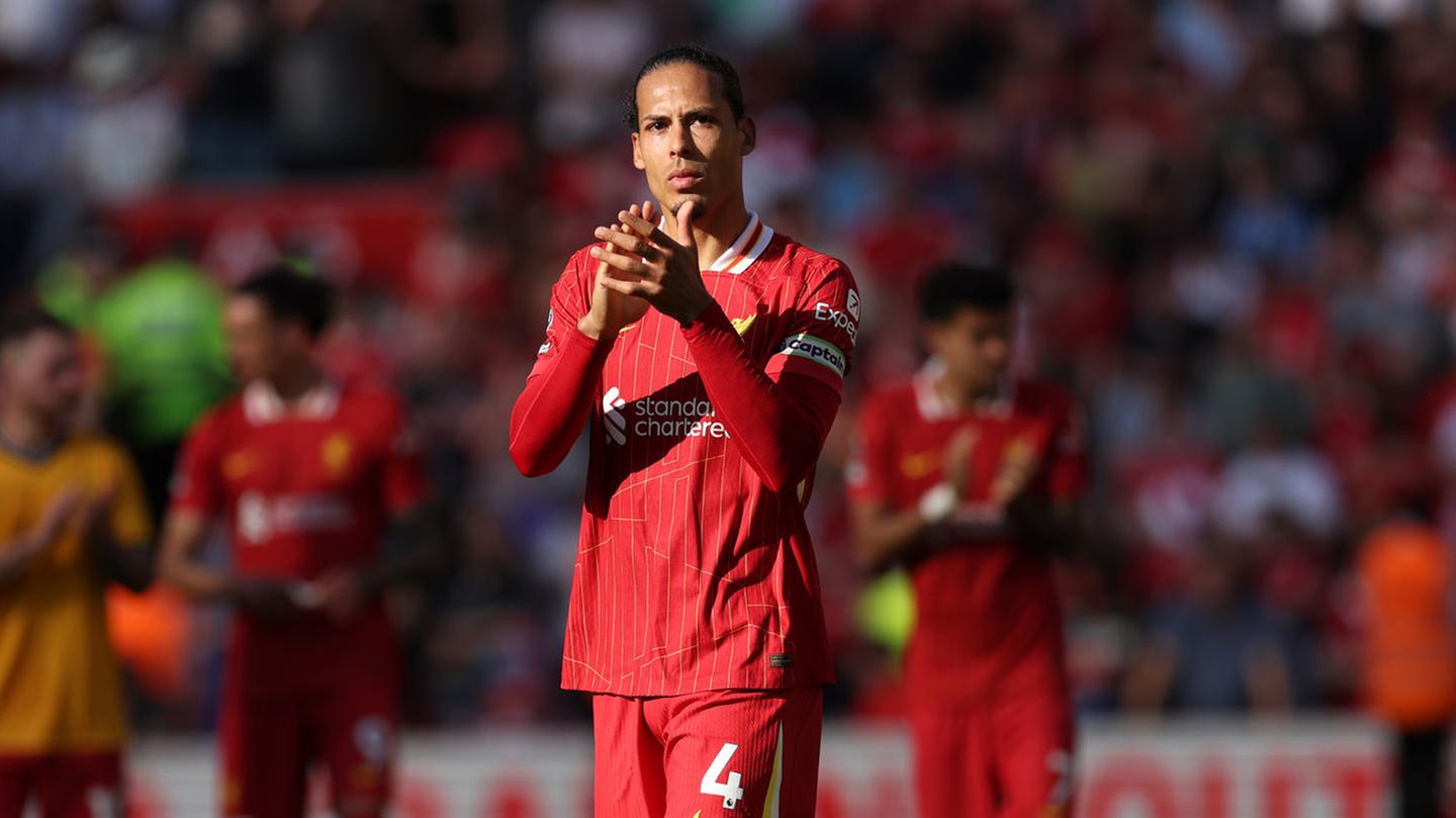 Virgil van Dijk, Holland, FC Liverpool, 32 Jahre alt, war viele Jahre der Verteidiger von Jürgen Klopp und ist Kapitän der Reds und der Holländer. Er ist der geborene Anführer