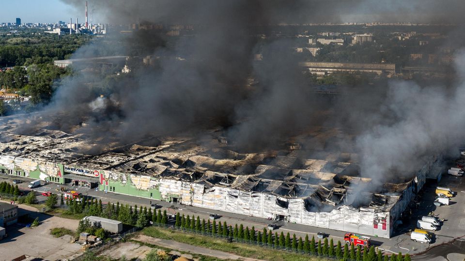 Mitte Mai brannte ein Einkaufszentrum in Warschau aus. Dahinter wird ein russischer Sabotageakt vermutet.