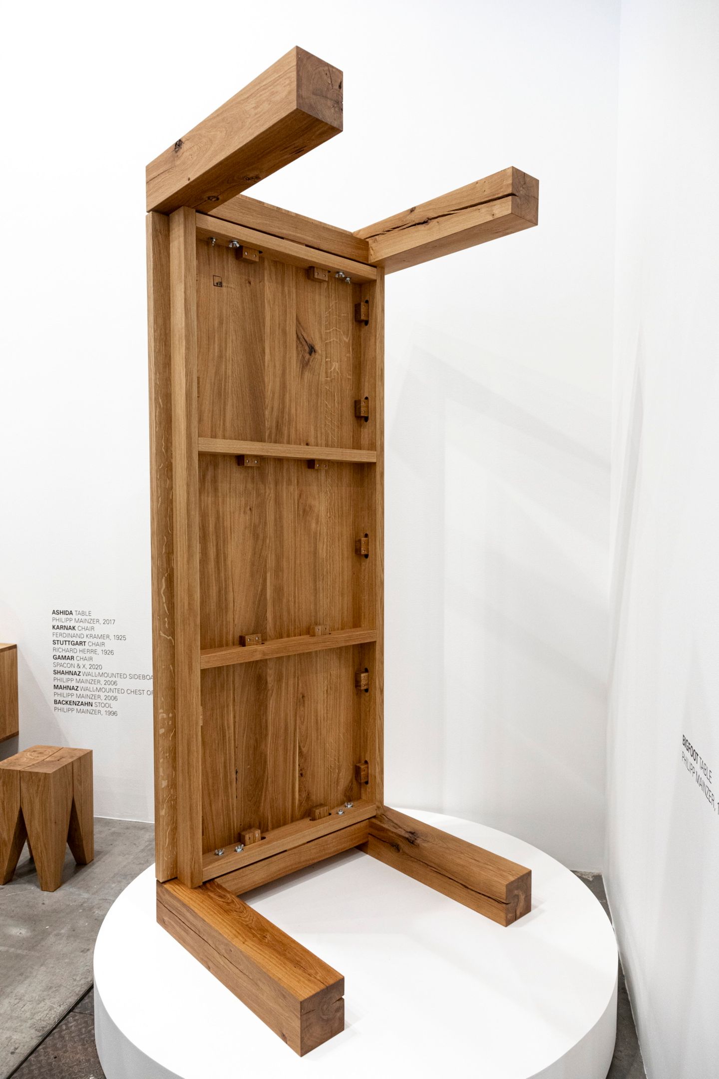 Holztisch "Bigfoot"