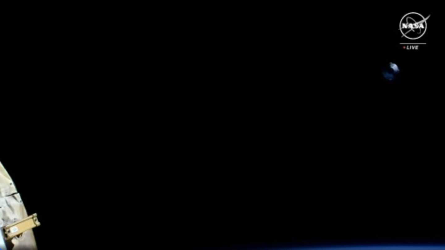 Erste bemannte Starliner-Raumkapsel hat an ISS angedockt
