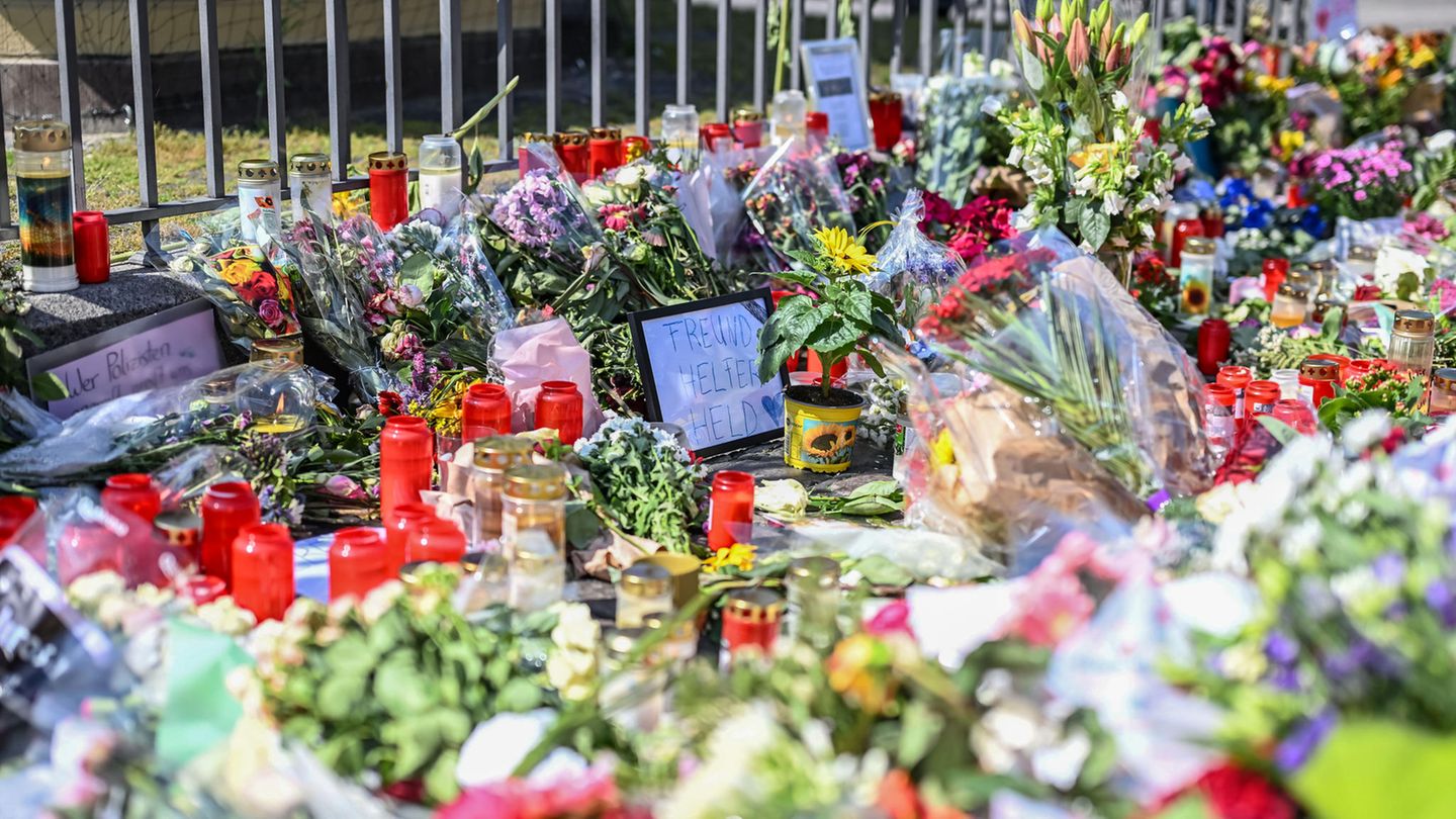 Messertacke Von Mannheim: Deutschland Trauert Um Polizisten Rouven L ...