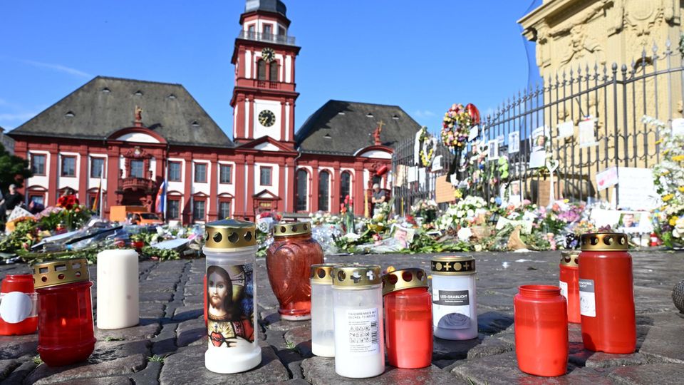 Messertacke Von Mannheim: Deutschland Trauert Um Polizisten Rouven L ...