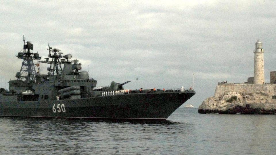 Kuba: Der russische Zerstörer "Admiral Chabanenko" läuft in die Bucht von Havanna ein