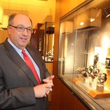 Ariel Muzicant, 72, war bis 2012 Oberhaupt der israelitischen Kultusgemeinde Wien, heute Präsident des Europäischen Jüdischen Kongresses und Vizepräsident des Jüdischen Weltkongresses. Als Redenschreiber Jörg Haiders hat sich der heutige FPÖ-Chef Herbert Kickl über seinen Nachnamen antisemitische Witze gemacht