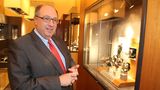 Ariel Muzicant, 72, war bis 2012 Oberhaupt der israelitischen Kultusgemeinde Wien, heute Präsident des Europäischen Jüdischen Kongresses und Vizepräsident des Jüdischen Weltkongresses. Als Redenschreiber Jörg Haiders hat sich der heutige FPÖ-Chef Herbert Kickl über seinen Nachnamen antisemitische Witze gemacht