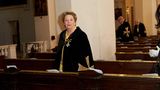 Ursula Stenzel, 78, ist eine ehemalige Politikerin und hat jüdische Wurzeln. Die langjährige ORF-Moderatorin wurde erst Bezirkschefin des Wiener Bezirks Innere Stadt, danach wechselte sie als Stadträtin zur FPÖ. Sie nahm an einem Aufmarsch der rechtsextremen Indetitären Jugend Teil