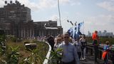 Im September 2014 eröffnet eine Verlängerung des High Line Parks. Sie stößt schon bei einer Vorbesichtigung auf reges Interesse