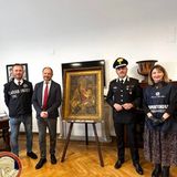 Die Kunst-Einheit der italienischen Polizei präsentiert der Presse stolz das Botticelli-Gemälde