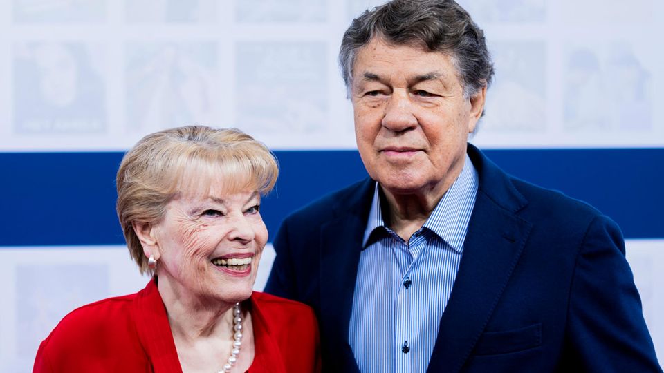 Otto Rehhagel, ehemaliger Fußballtrainer, kommt mit Beate Rehhagel zur Bertelsmann-Party