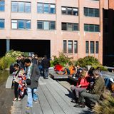 Mehr als sieben Millionen Menschen spazieren jedes Jahr über das Erfolgsprojekt – so viele, dass an sonnigen Tagen fast schon eine Art Dauerstau herrscht