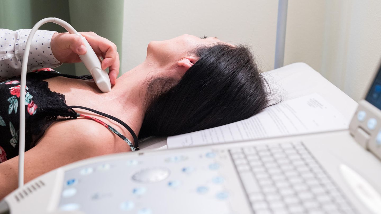 Hier finden Sie ausgezeichnete Kliniken im Bereich Schilddrüsen-Operationen. 