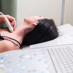 Hier finden Sie ausgezeichnete Kliniken im Bereich Schilddrüsen-Operationen. 