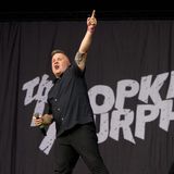 Musik gibt es bei Rock am Ring und Rock im Park natürlich auch. Am Freitag heizten die Dropkick Murphys den Fans in Nürburg gehörig ein. Die Band aus Boston war vor zwei Jahren das letzte Mal auf den Zwillingsfestivals zu Gast.
