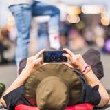 Eine Pause muss auch mal sein. Also einfach mal hinlegen und eine Band per Livestream anschauen