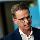 Die Union ist der Gewinner der Europawahl. CDU und CSU kam laut ersten Hochrechnungen auf knapp unter 30 Prozent der Stimmen. Wichtiger schien CDU-Generalsekretär Carsten Linnemann aber das desaströse Ergebnis der SPD gewesen zu sein. Scholz müsse sich die Frage stellen, "wenn er plakatiert wird im ganzen Land, macht er wirklich Politik für die Menschen hier", sagte Linnemann am Sonntagabend im ZDF. "Ansonsten muss er den Weg frei machen, zum Beispiel mit einer Vertrauensfrage."  Mit Blick auf das eigene Ergebnis sagte Linnemann, die Union sei Prognosen zufolge doppelt so groß wie die SPD, nachdem sie bei der Bundestagswahl 2021 noch am Boden gewesen sei. Der Weg der CDU sei richtig.