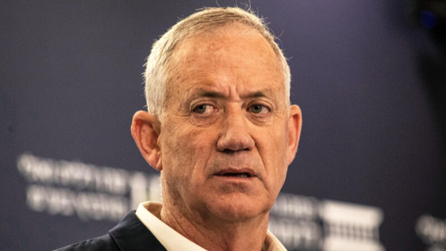 Israel: Benny Gantz resigns from war cabinet and calls for new elections
