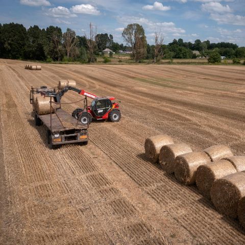 Heuballen in der Ukraine