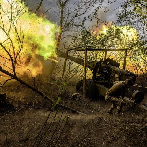 Artilleriegeschütz in der Ukraine