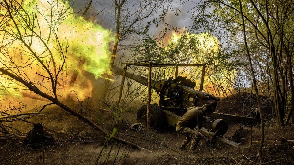 Artilleriegeschütz in der Ukraine