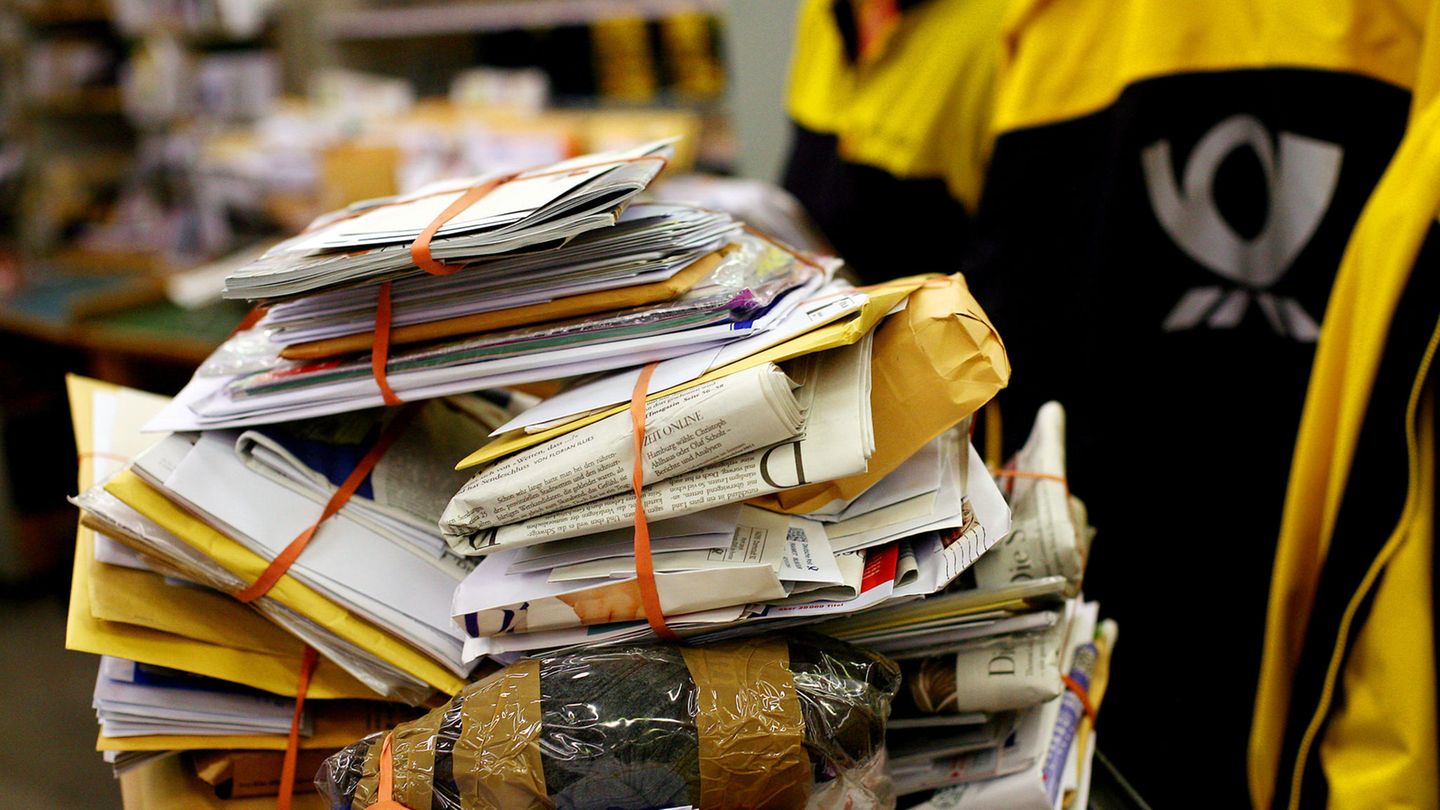 Postal reform: Letters will take three days in the future – and will probably be more expensive