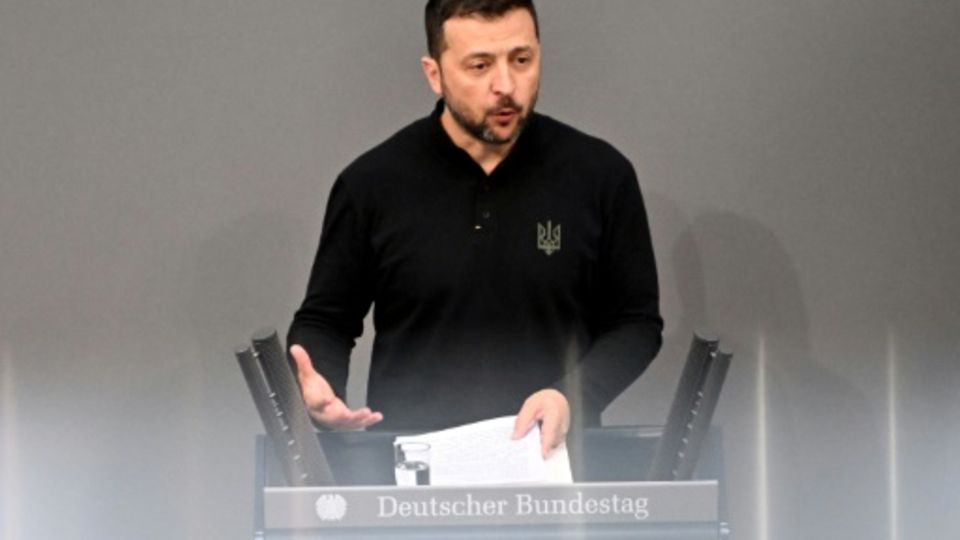 Selenskyj Im Bundestag: Müssen Teilung Der Ukraine Durch Russischen ...