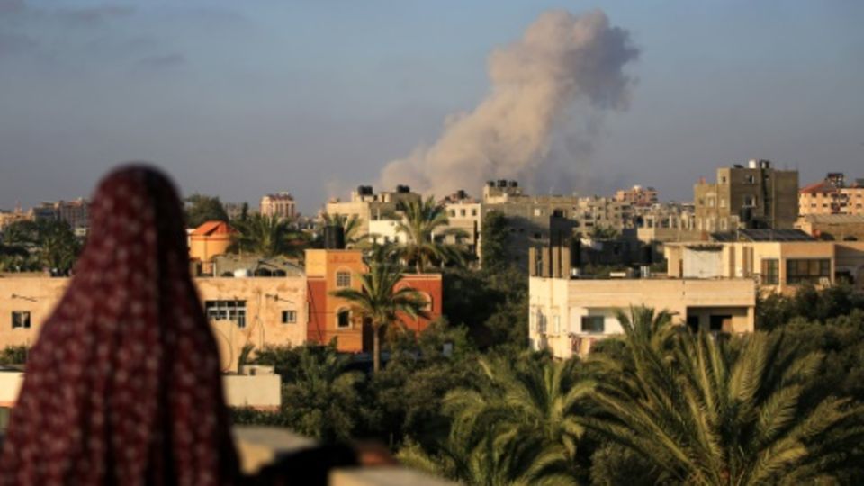 Rauch nach israelischem Angriff auf Gaza