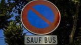 Verkehrsschild Schild Sauf Bus