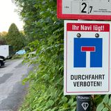 Verkehrsschild Schild Navi lügt