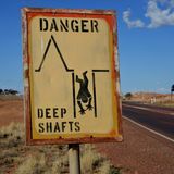 Verkehrsschild Schild Minenschacht